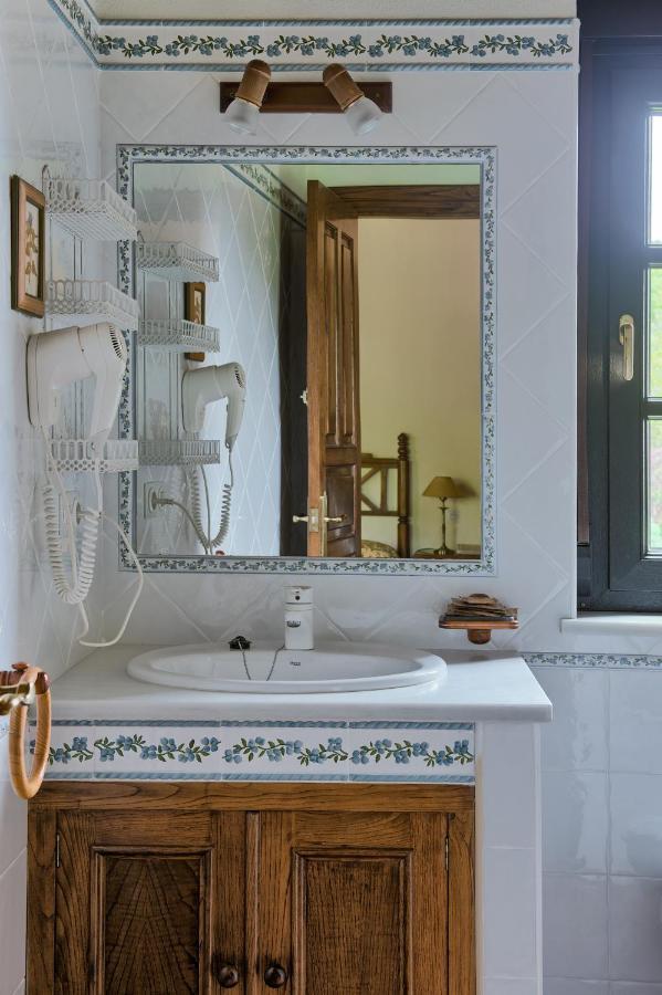 Casas Rurales El Llugaron Miravalles Bagian luar foto
