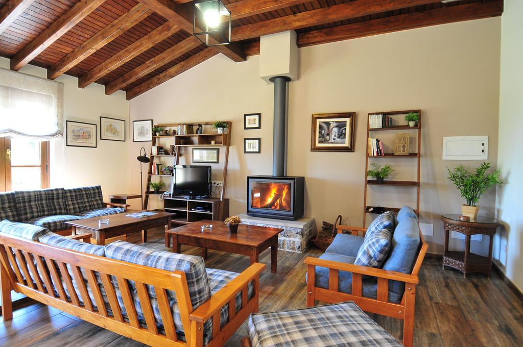 Casas Rurales El Llugaron Miravalles Bagian luar foto