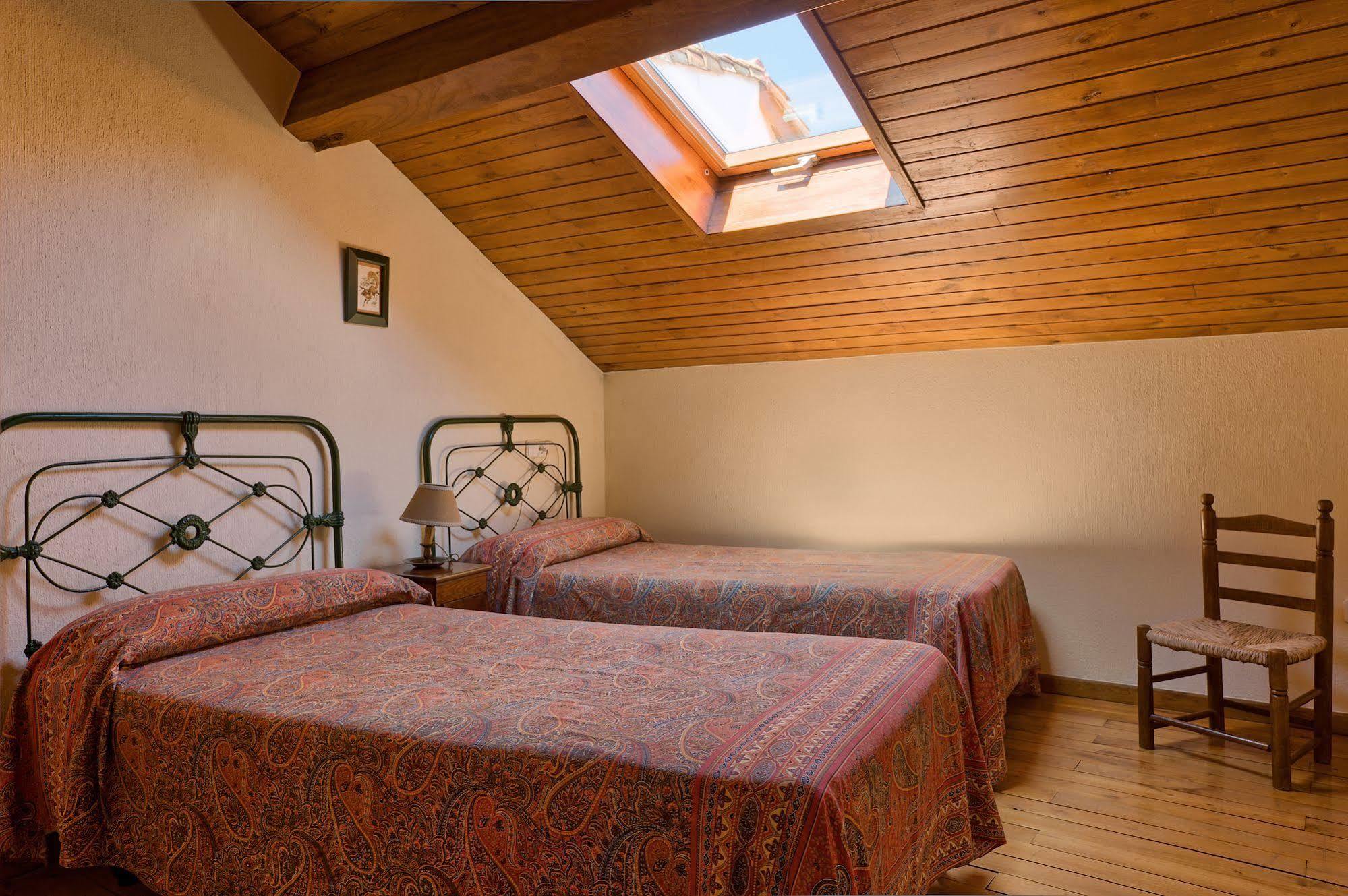 Casas Rurales El Llugaron Miravalles Bagian luar foto